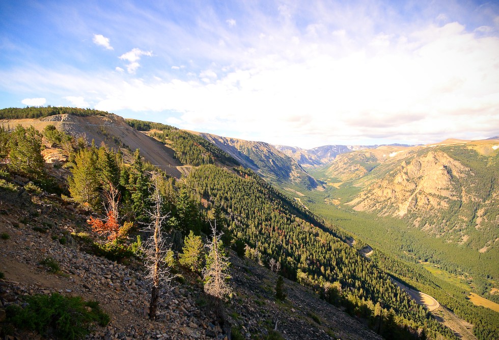 beartooth pass montana mountain road winding peaks highway switch-back
