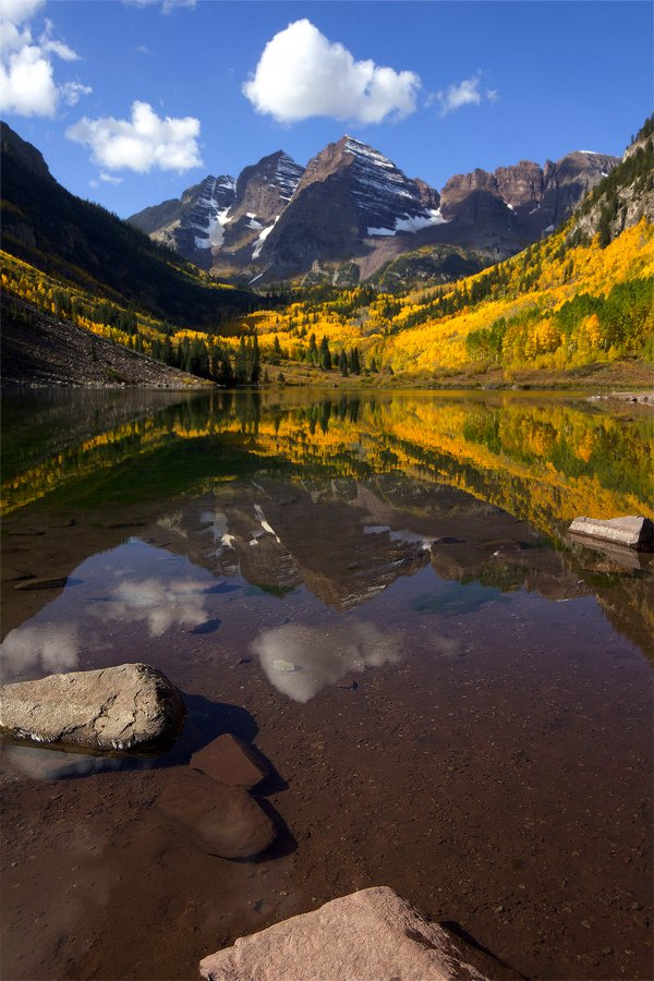 maroon bells aspen colorado autumn color fall foliage yellow gold photo of the week
