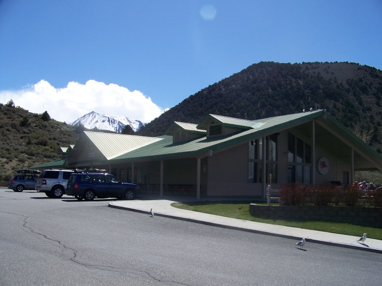 Tioga Gas and Whoa Nellie Deli. Photo by Jim Heaphy mono lake california
